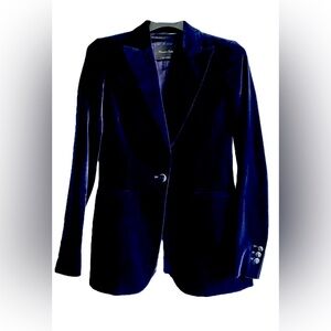 Massimo Dutti velvet bkazer navy blue. Size 2. Pre owned. Good condition